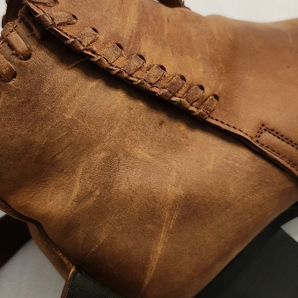 Vintage Tan Distressed Dingo Boots